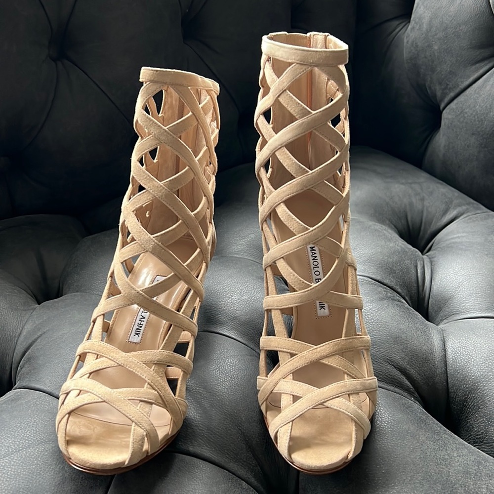 Manolo Blahnik Vagibuzzip Cafe Beige Suede Open Toe Booties